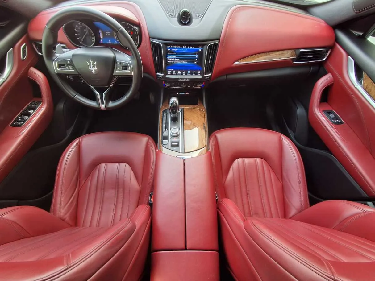 Car image 15