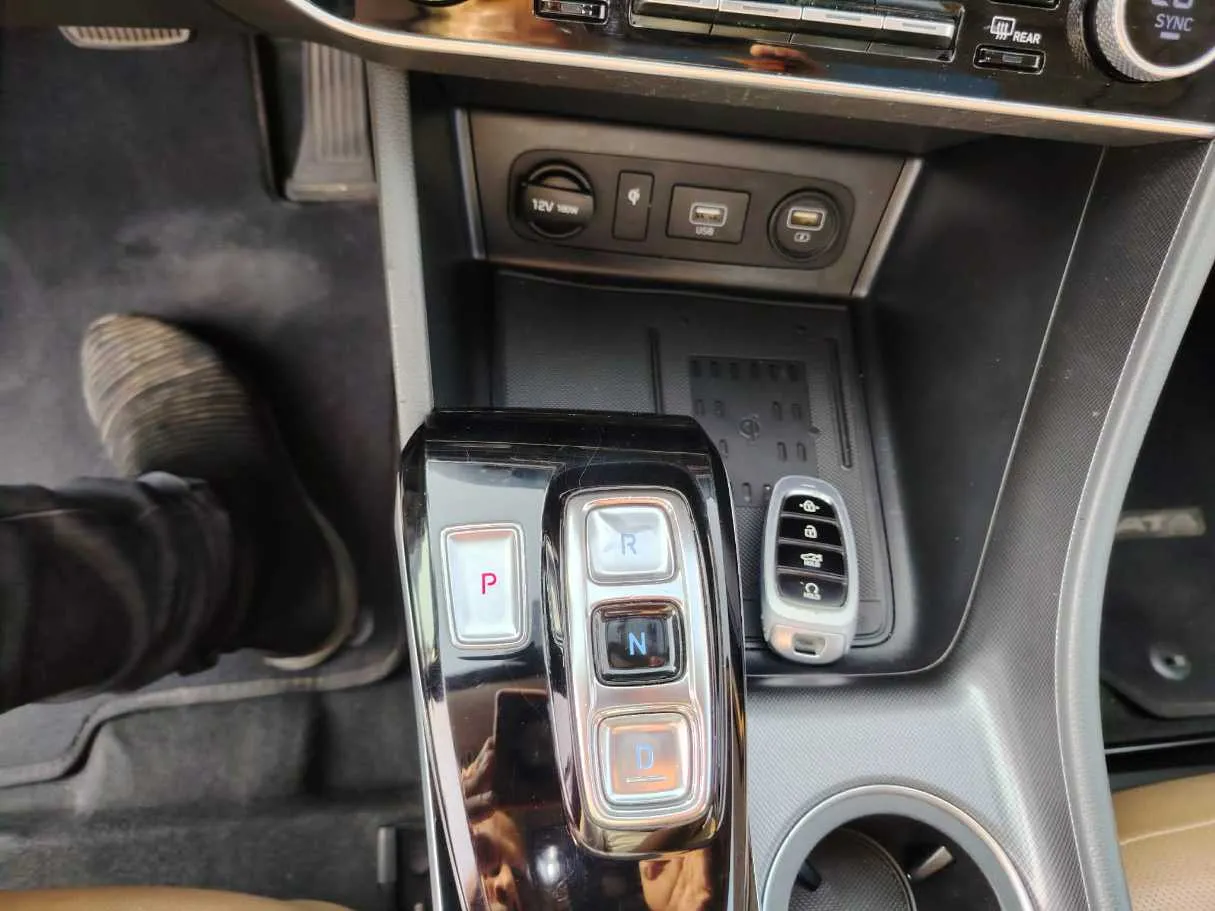 Car image 27
