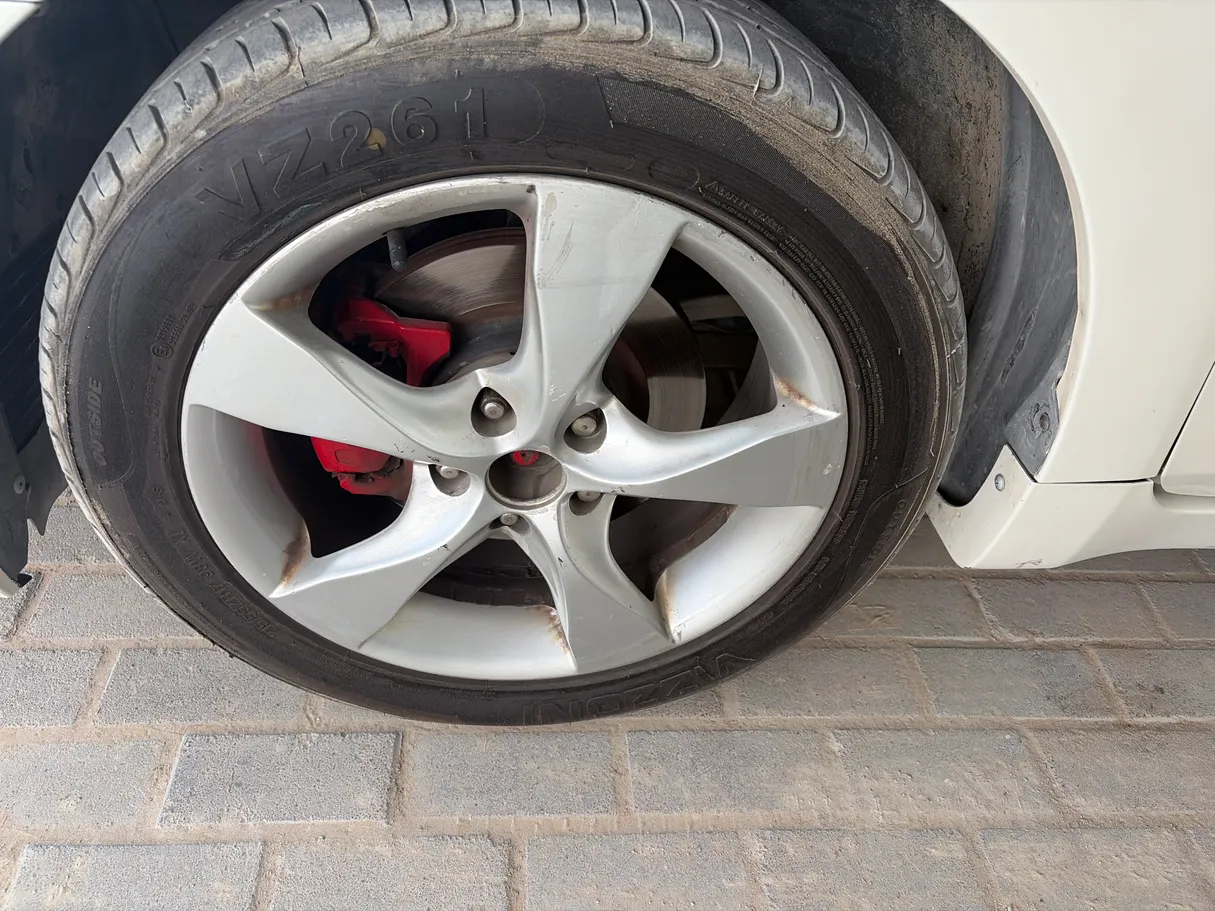 Car image 9