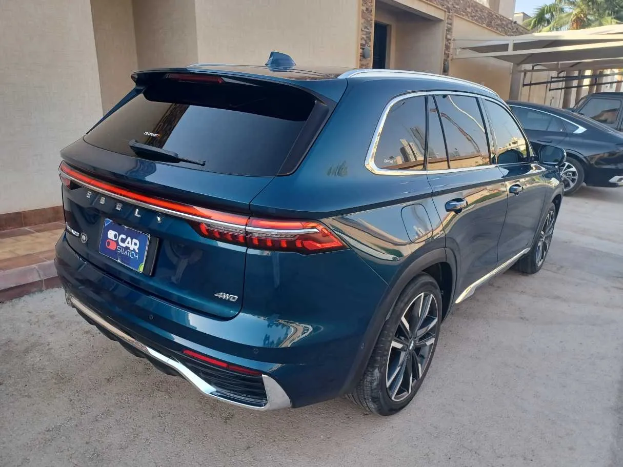 Car image 5