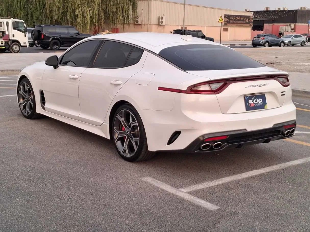 Car image 5