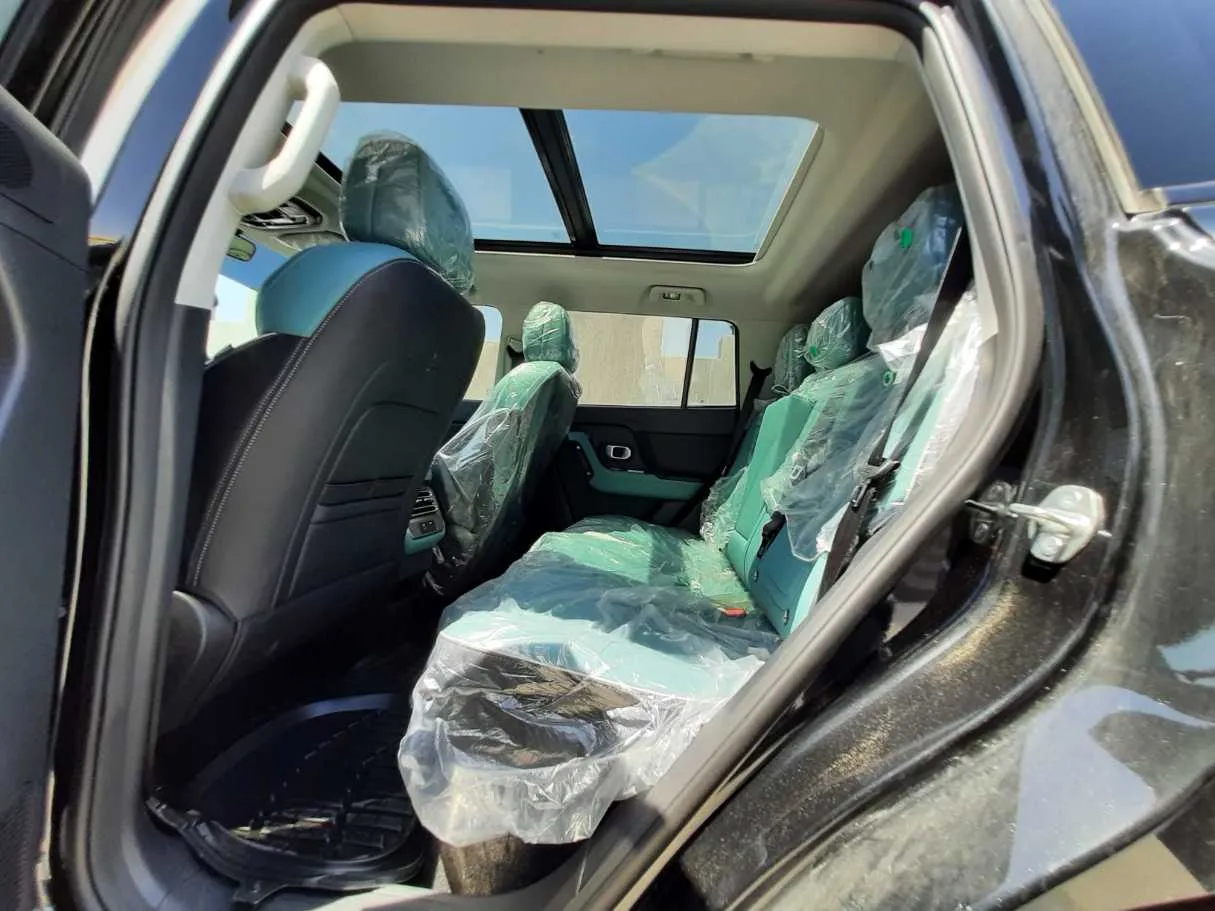 Car image 13