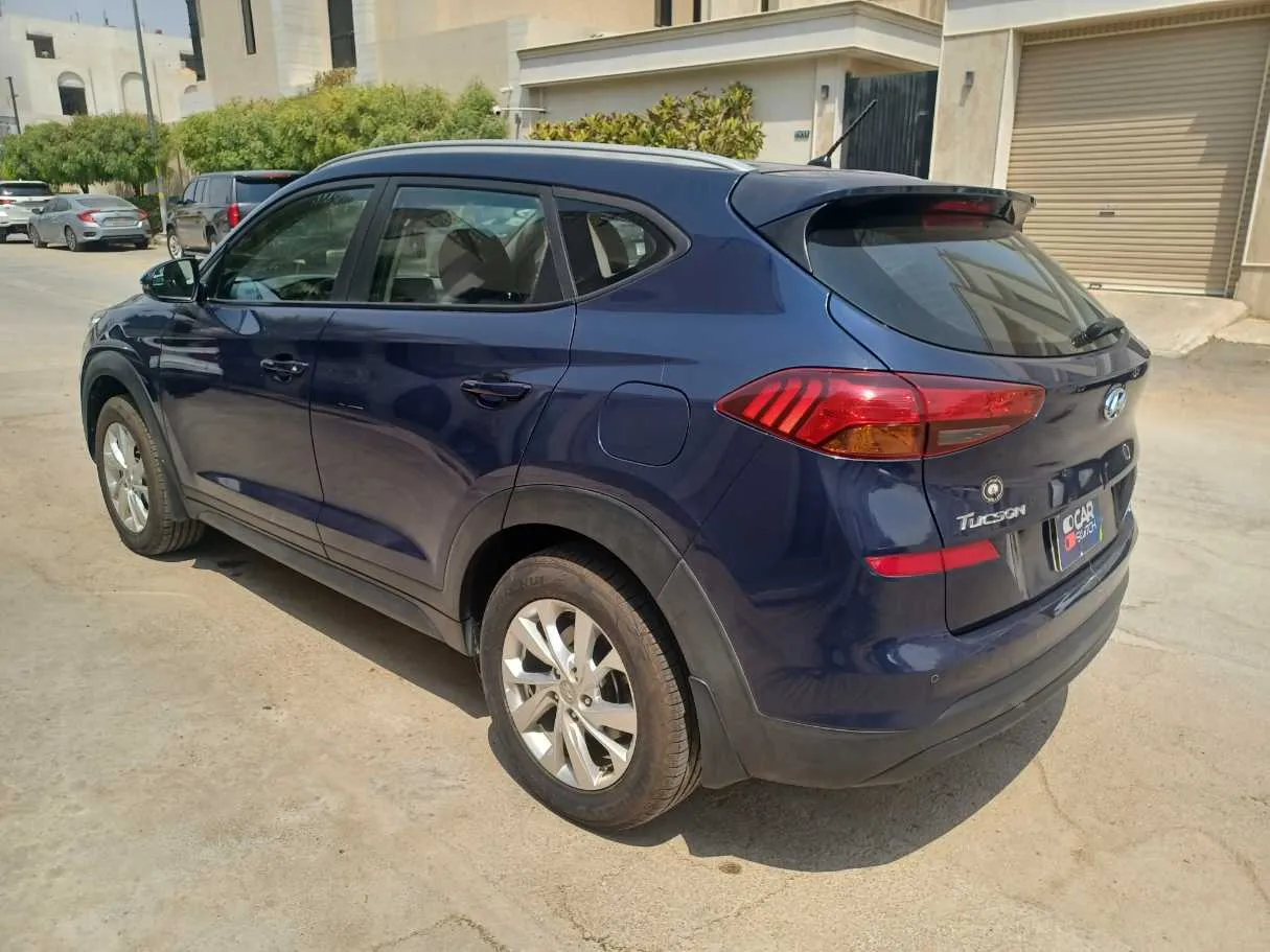 Car image 7