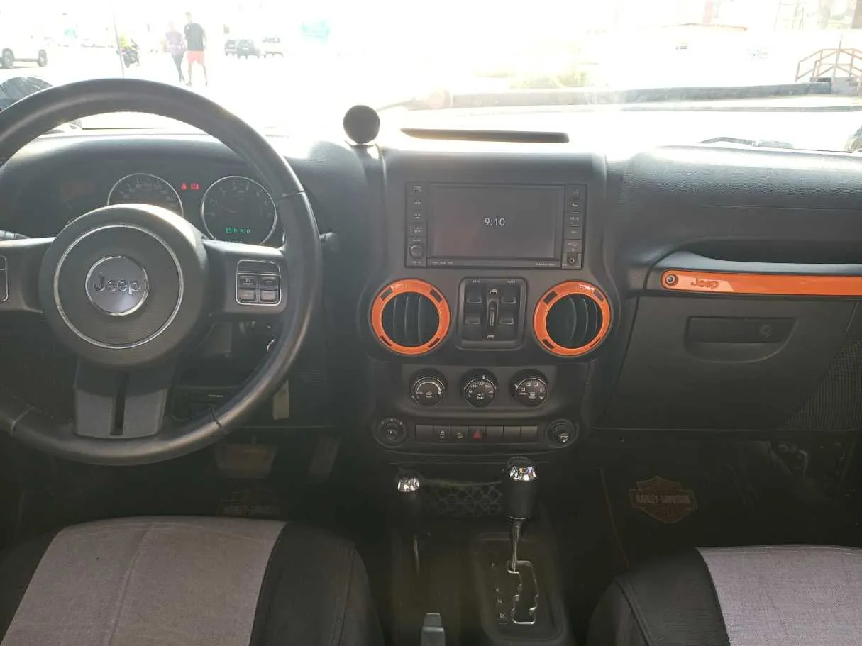 Car image 16