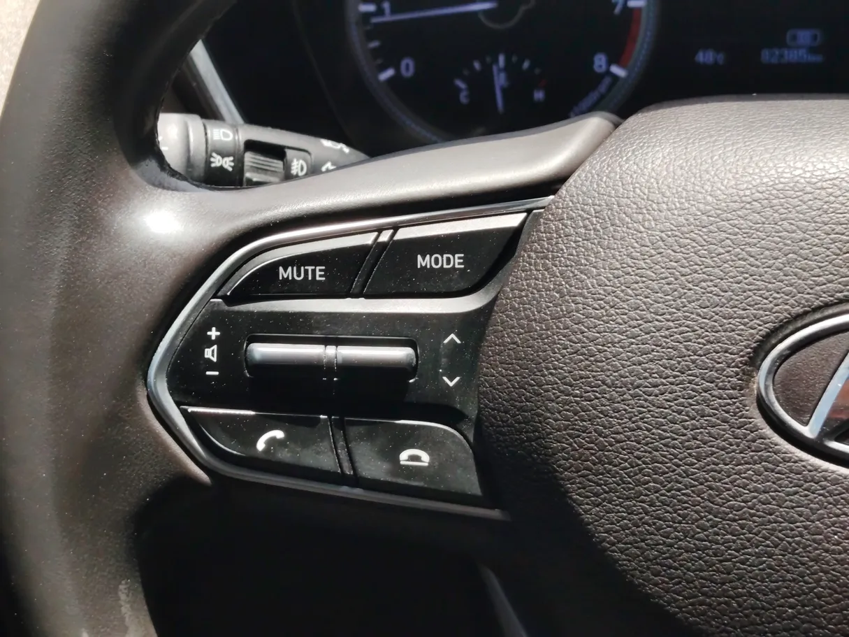 Car image 32