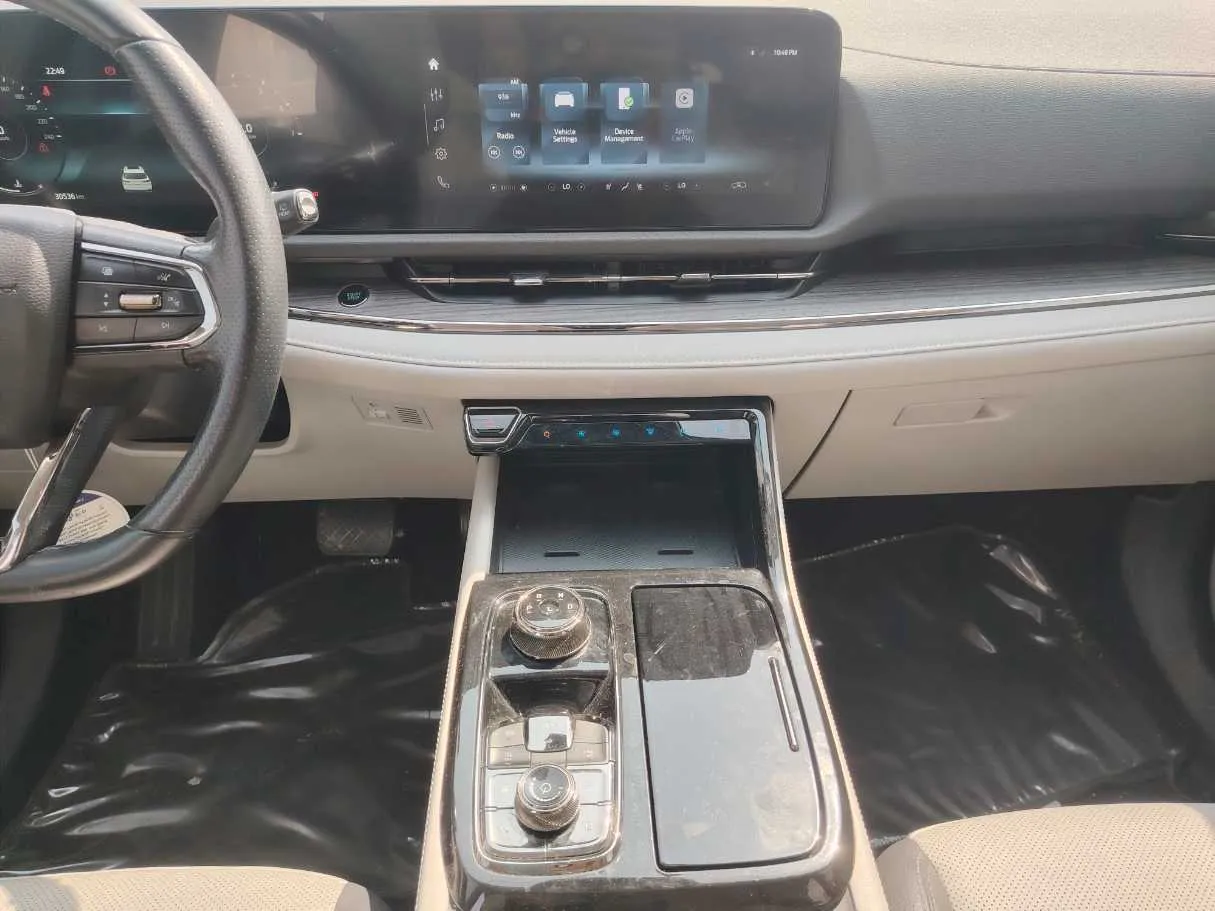 Car image 18