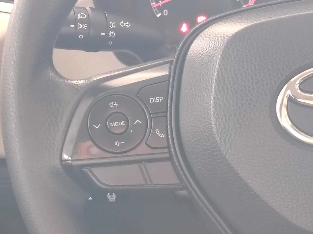 Car image 26