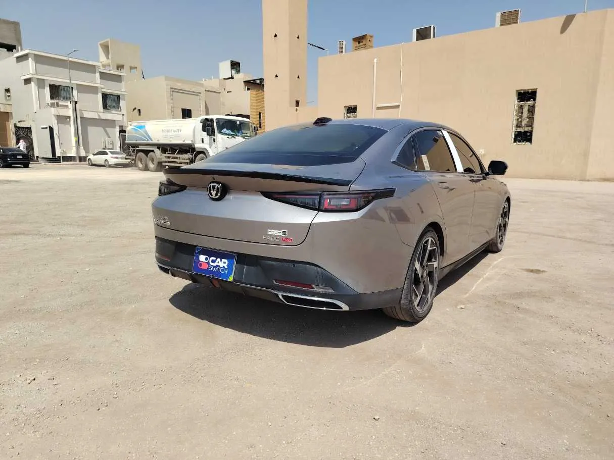 Car image 5