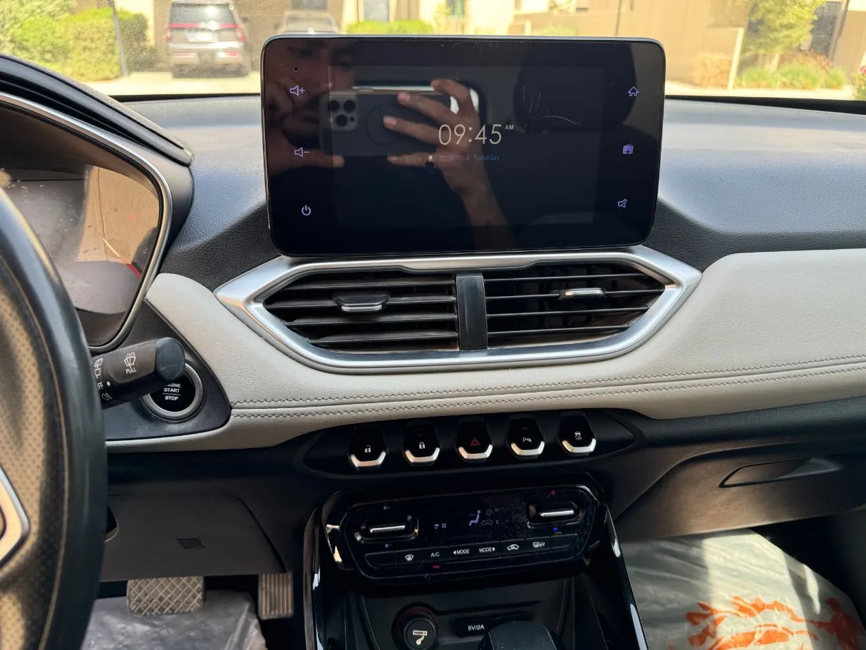 Car image 17