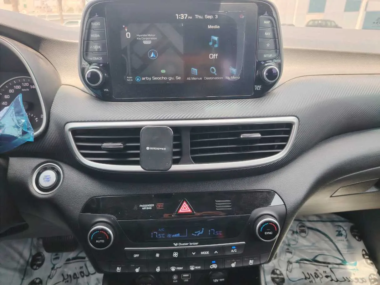 Car image 21