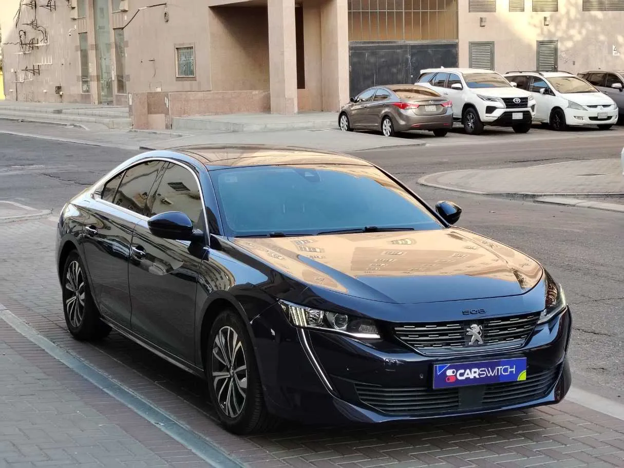Car image 3