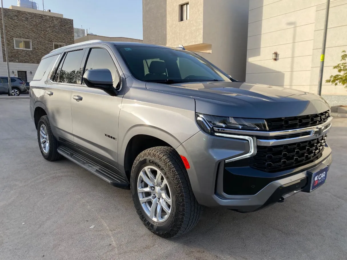 Car image 3
