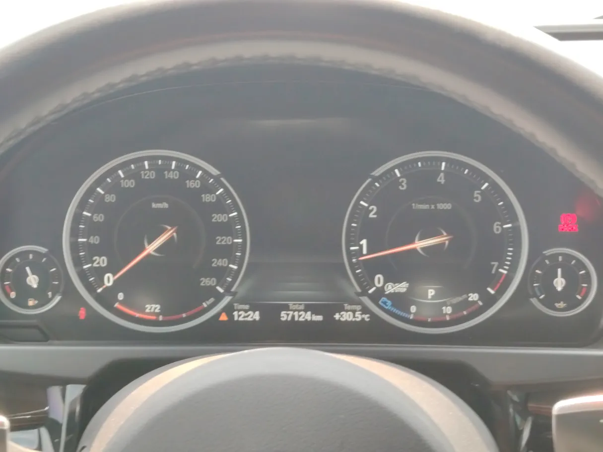 Car image 24