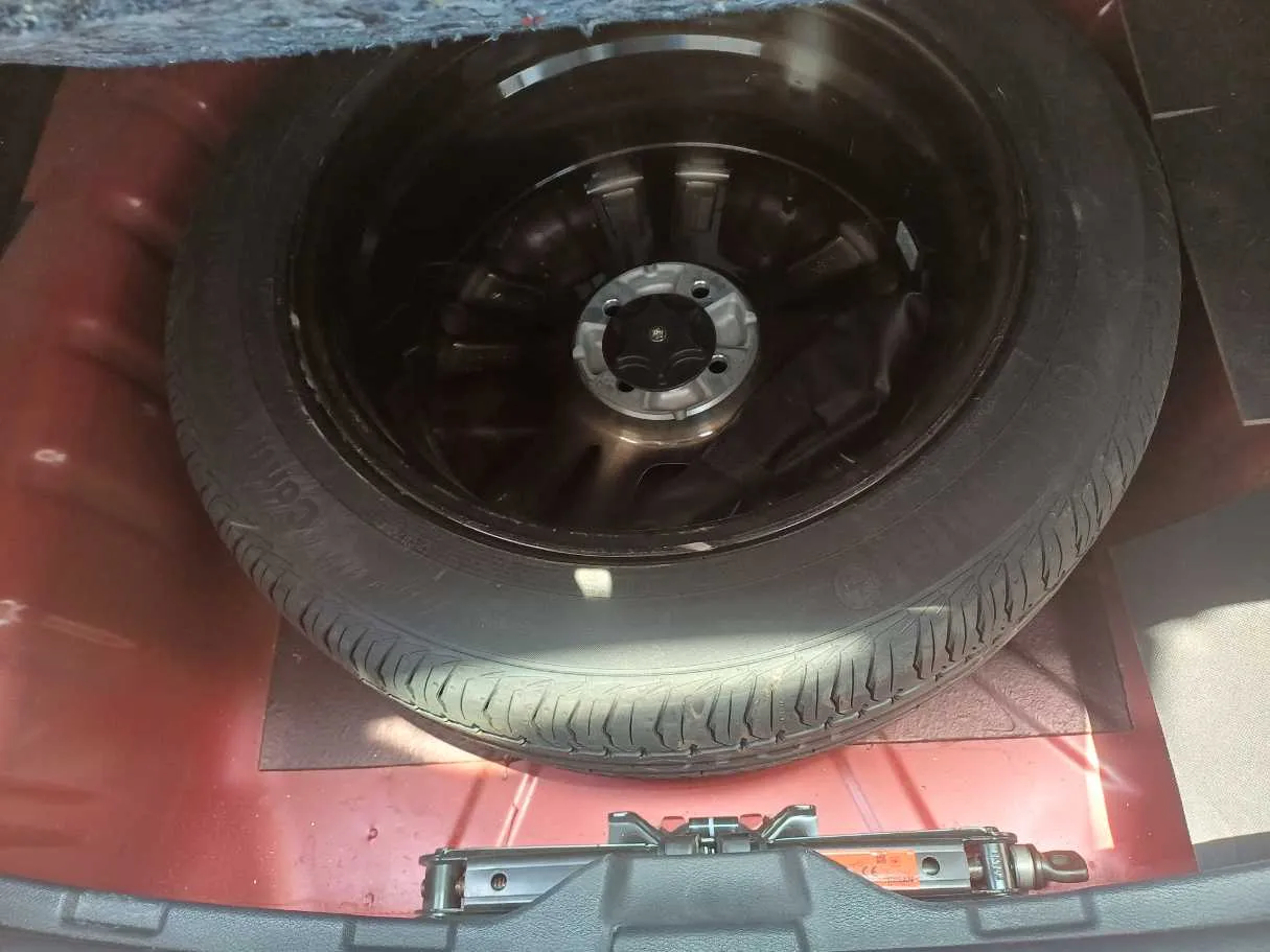 Car image 21