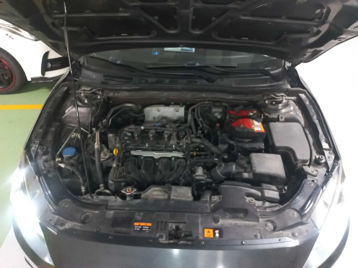 Car image 27