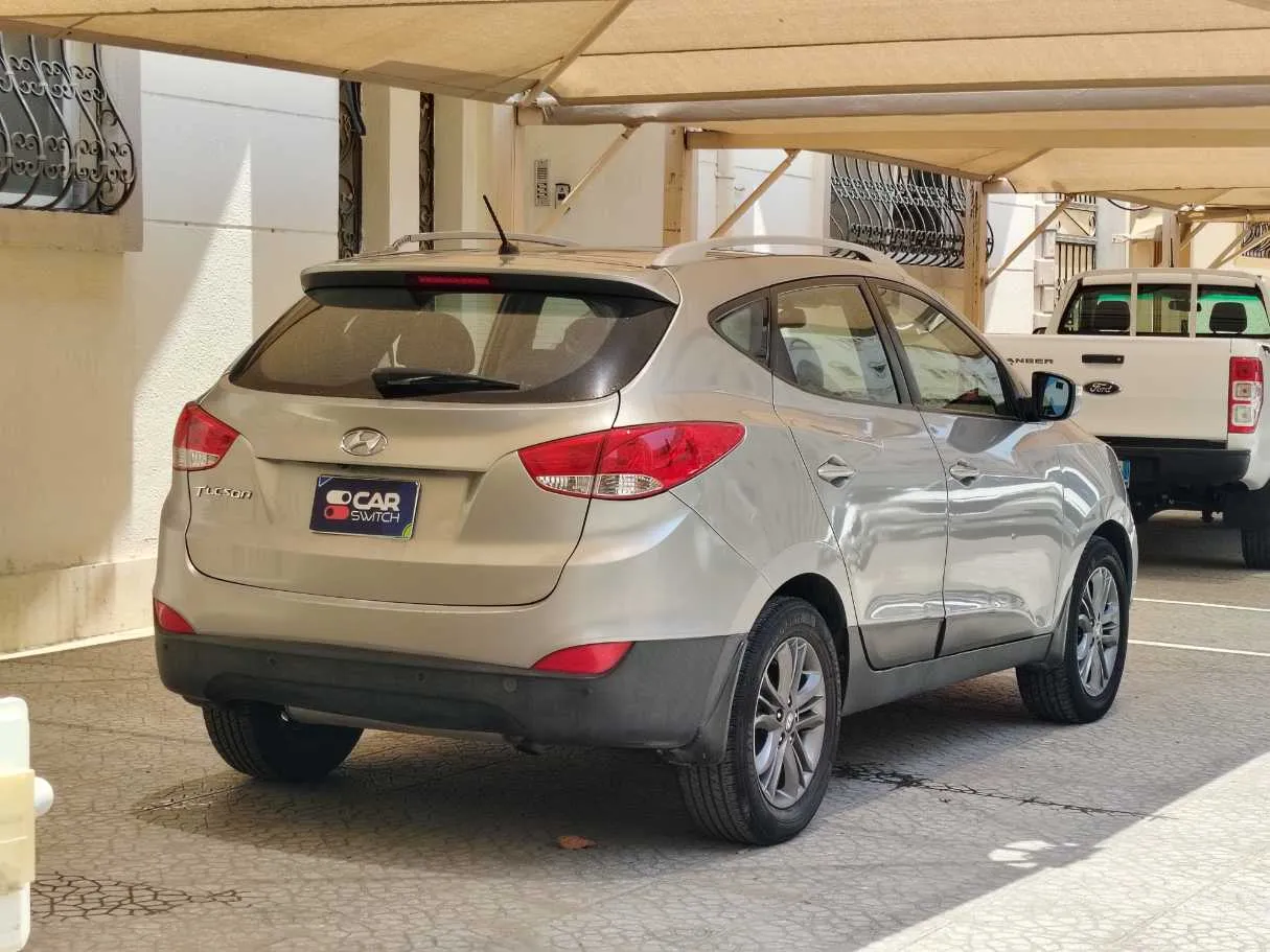 Car image 5