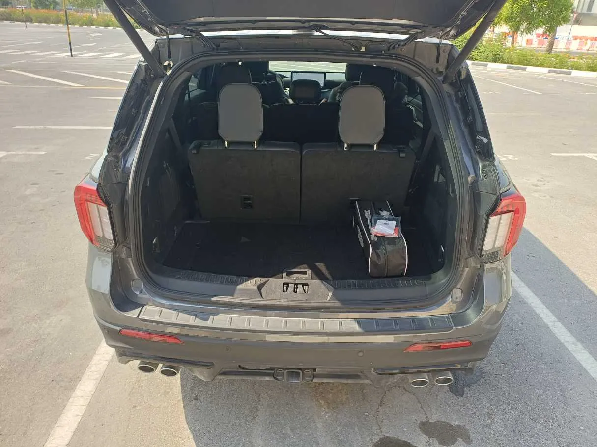 Car image 24