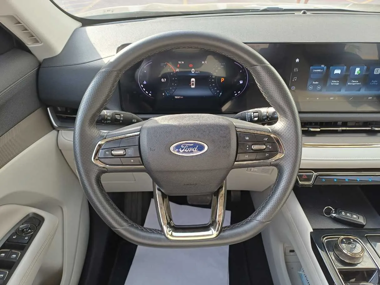 Car image 14
