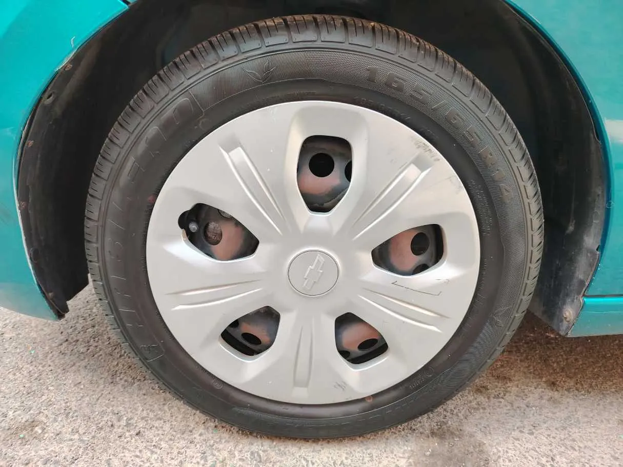 Car image 10