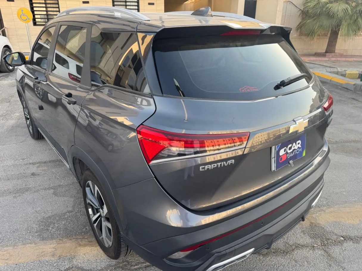 Car image 7
