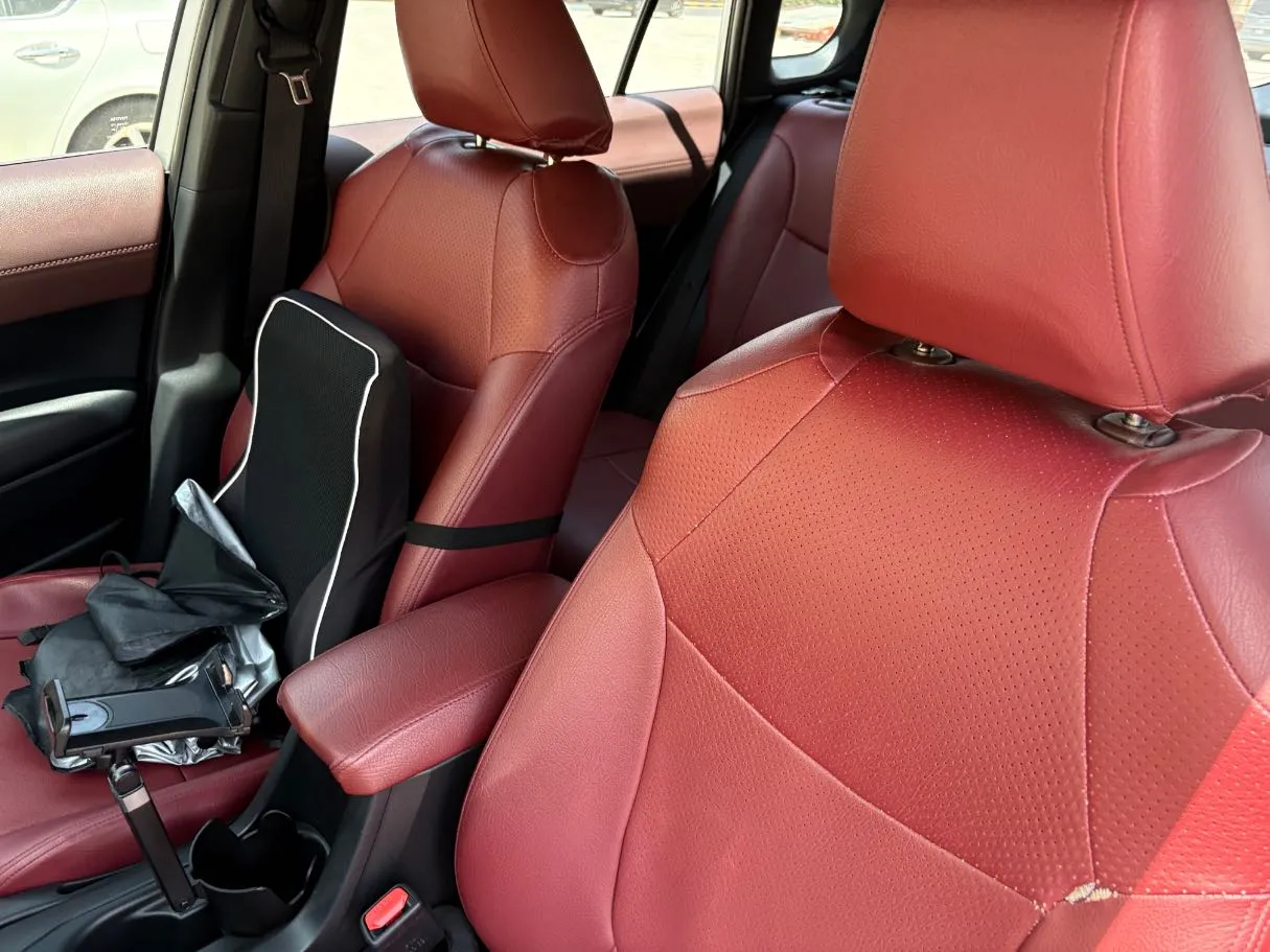 Car image 12