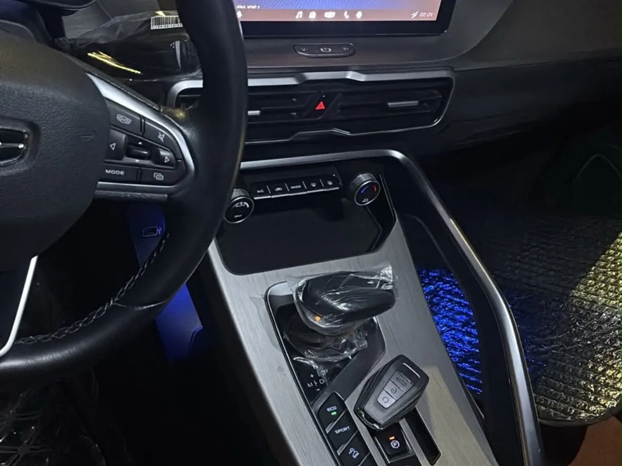 Car image 7
