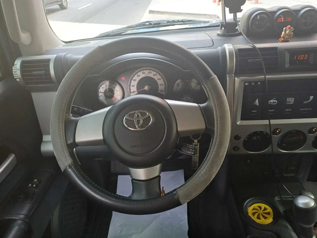 Car image 13