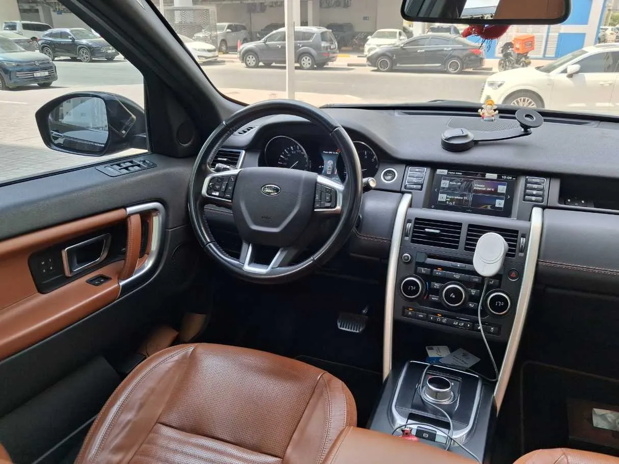 Car image 17