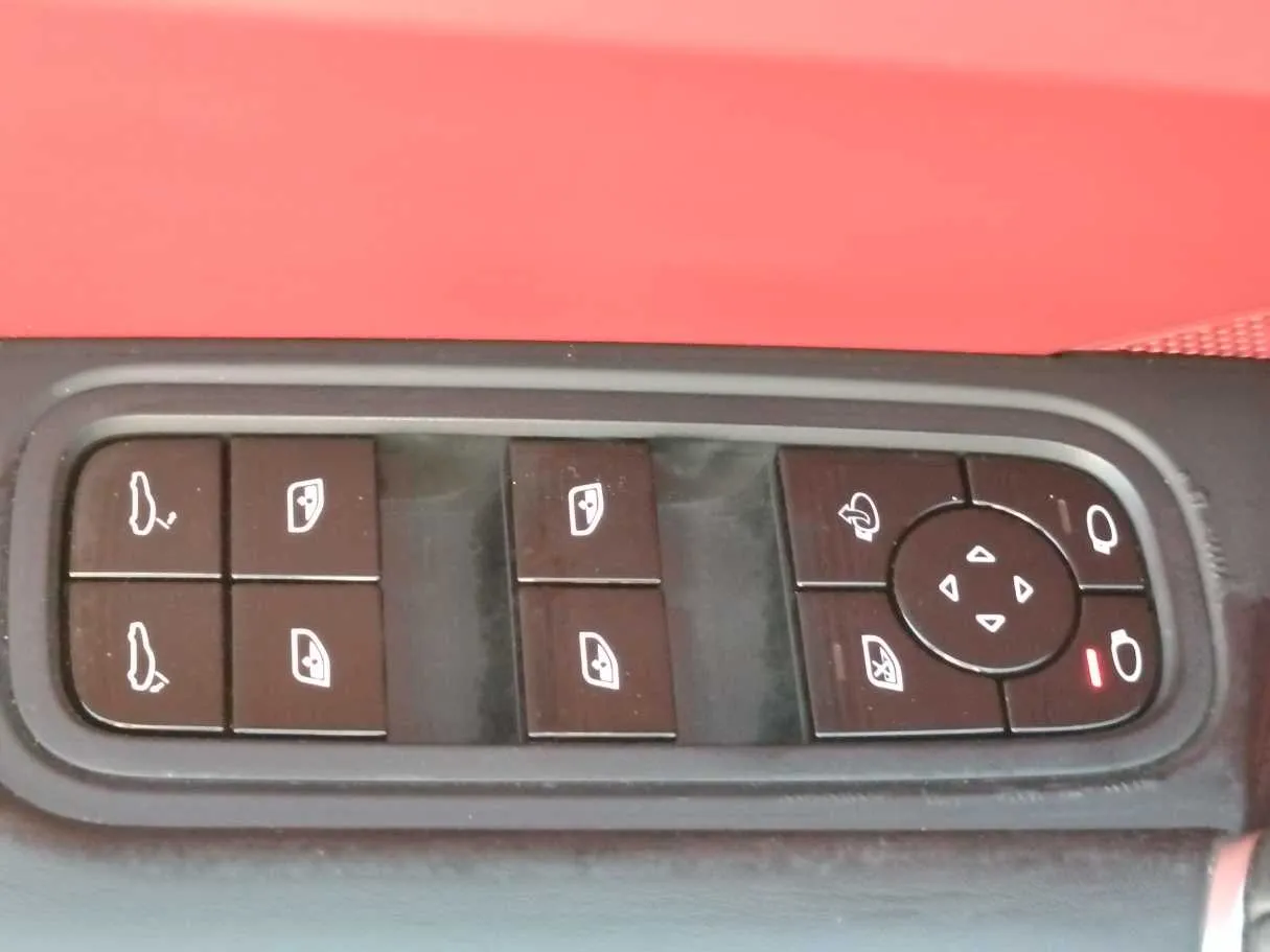 Car image 31