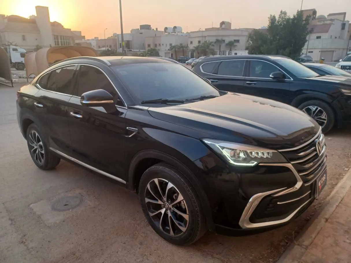 Car image 3