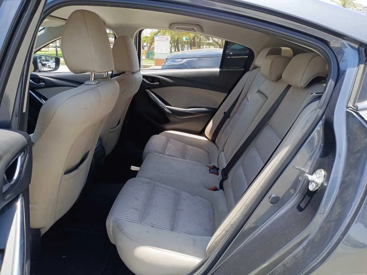 Car image 13