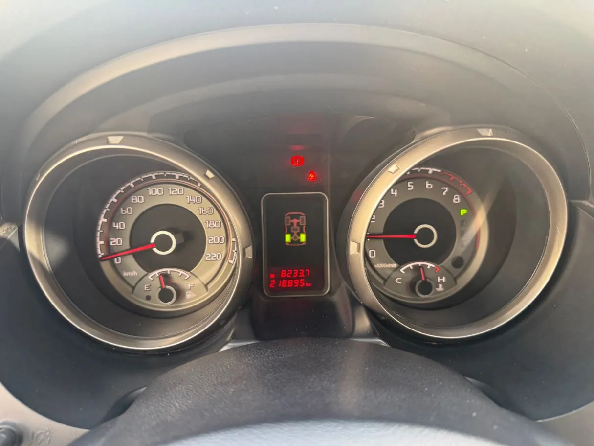 Car image 17