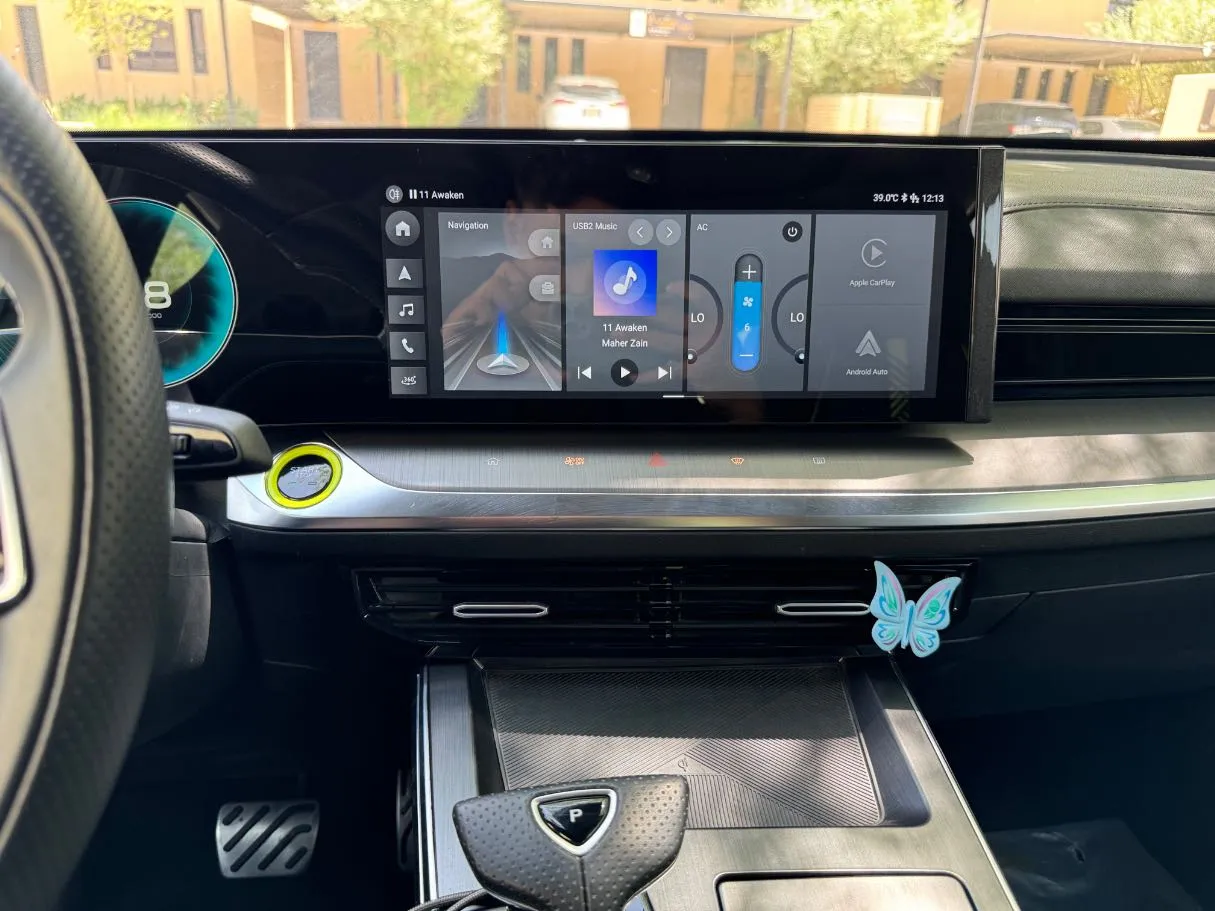 Car image 19