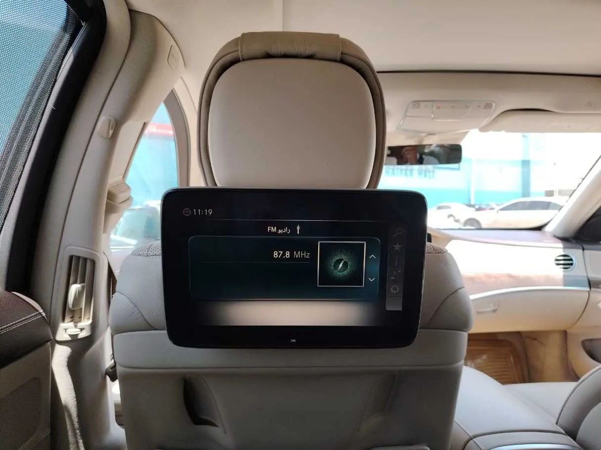 Car image 30