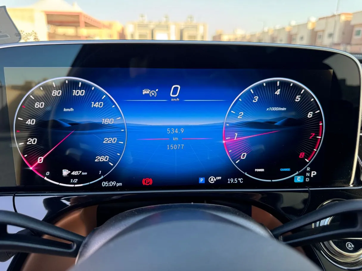 Car image 23
