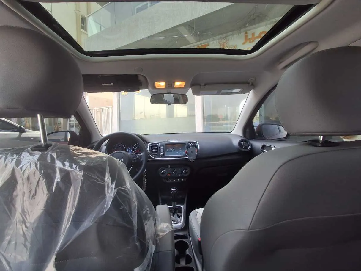Car image 15