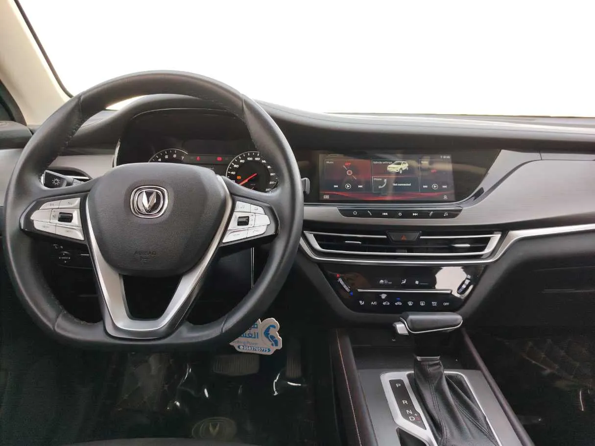 Car image 17
