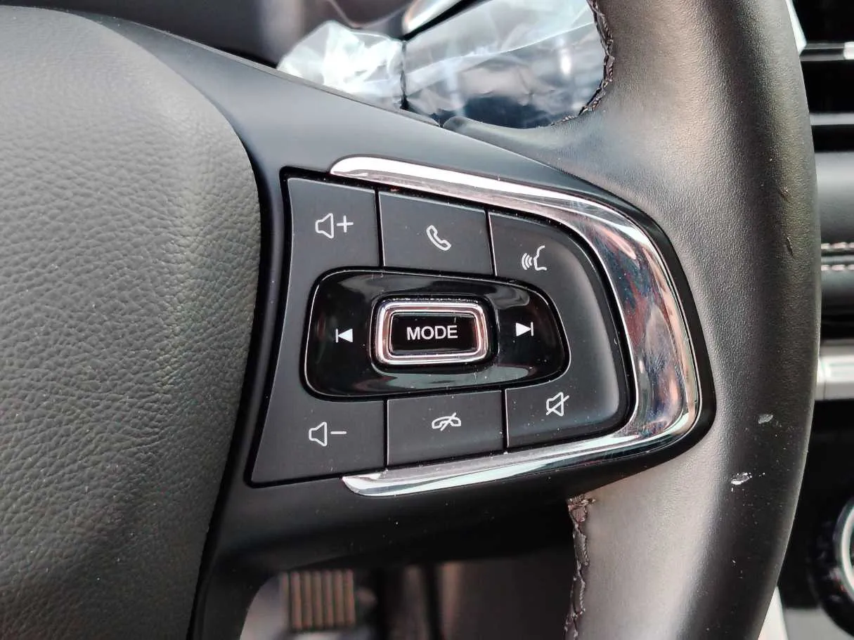 Car image 28