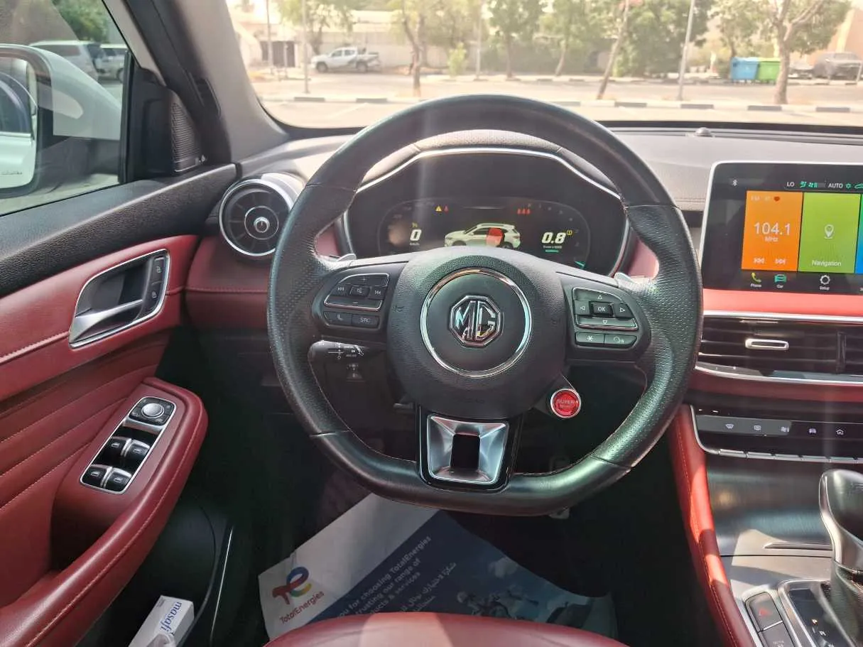 Car image 14