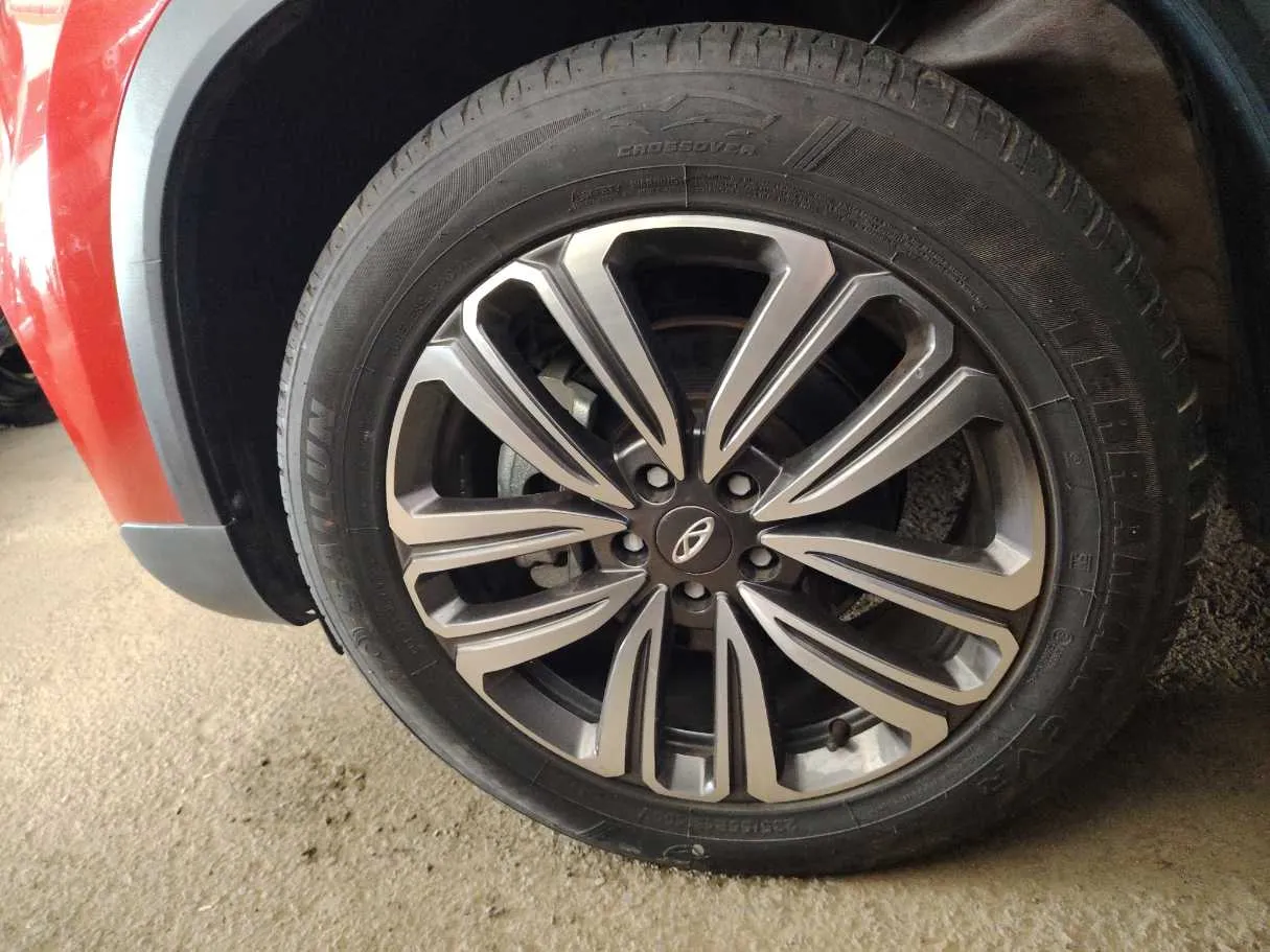 Car image 10