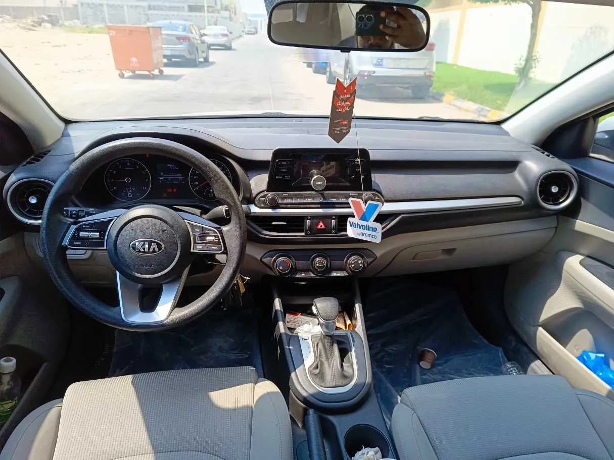 Car image 18