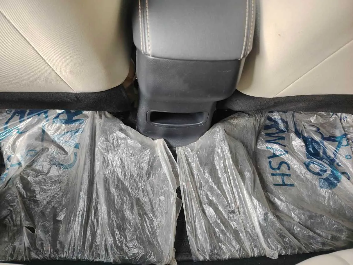 Car image 38