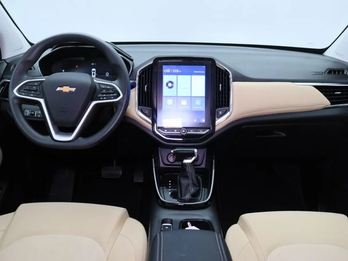 Car image 14