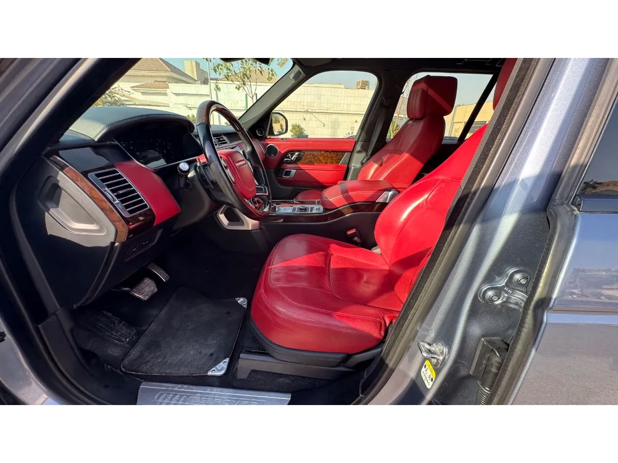 Car image 10