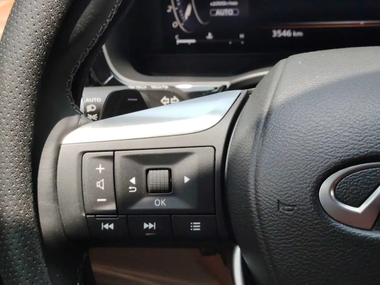 Car image 38