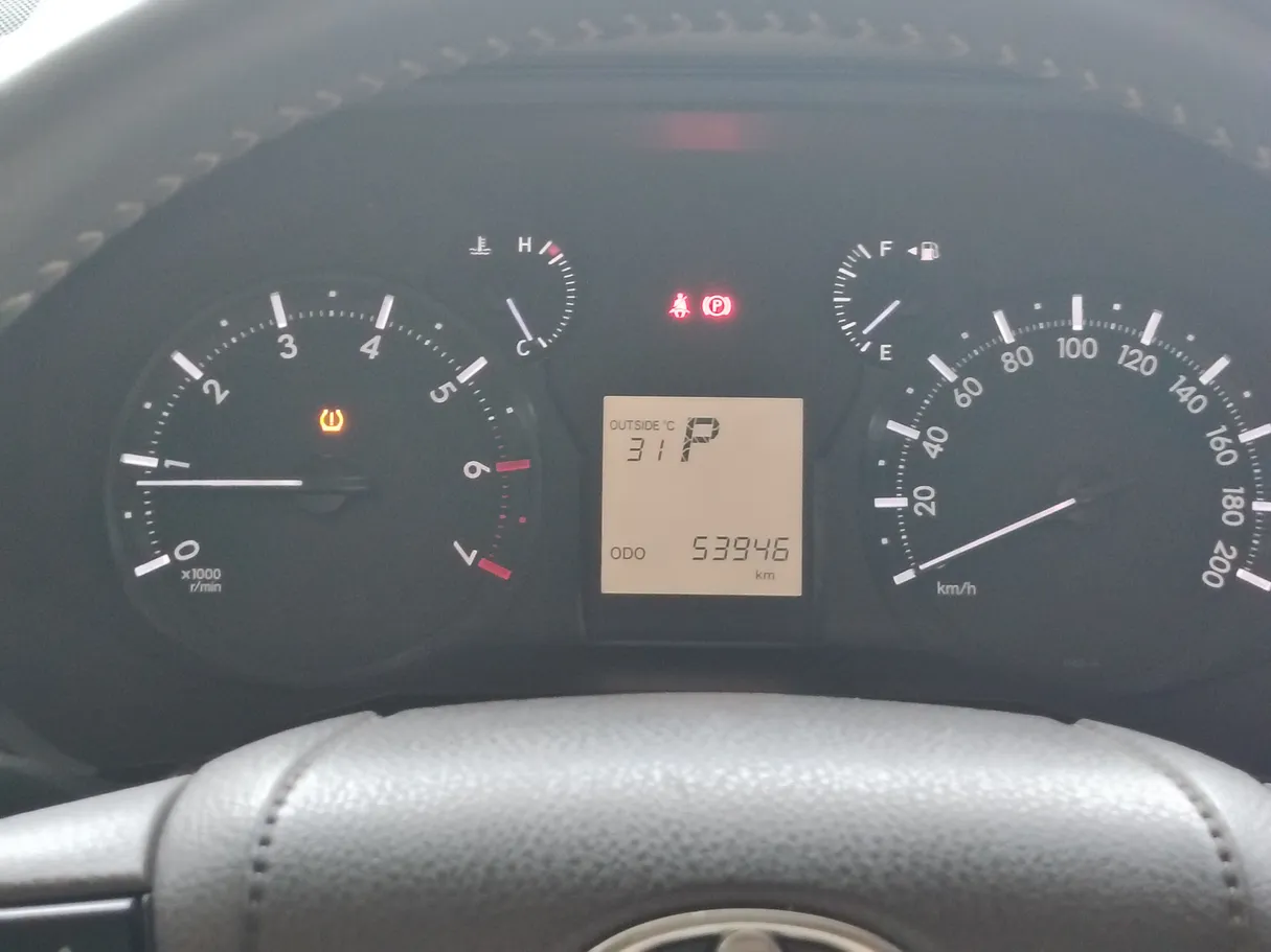Car image 26