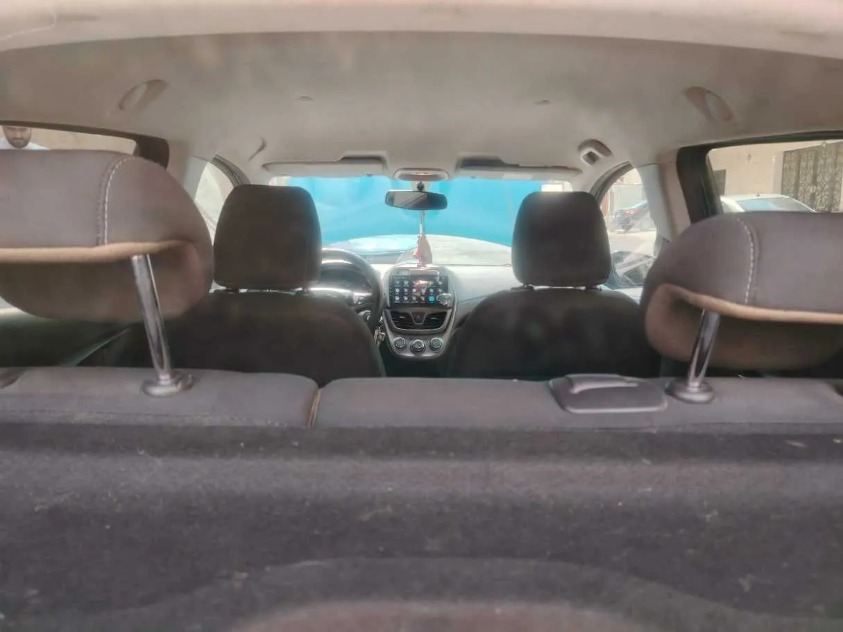 Car image 18