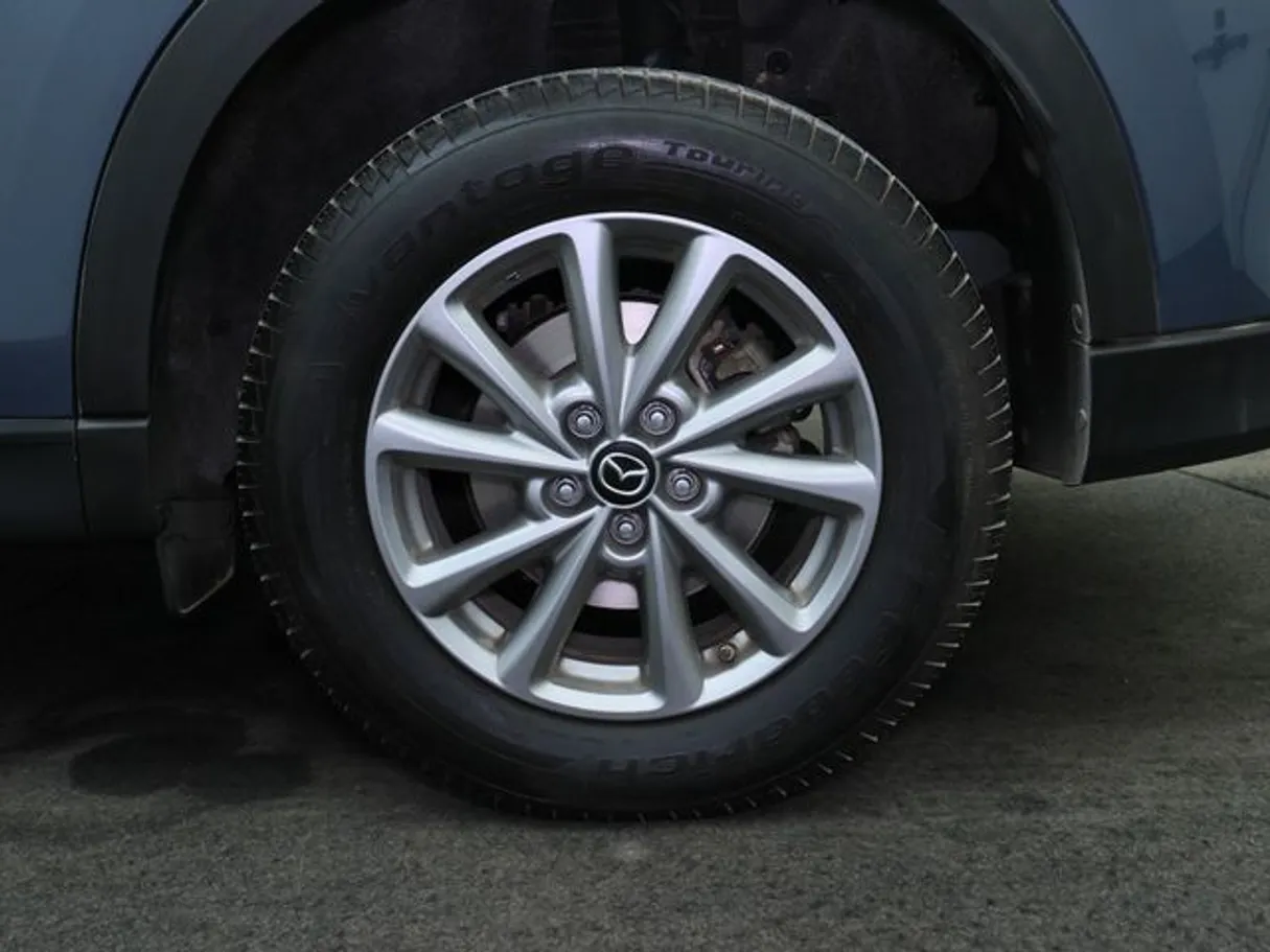 Car image 4