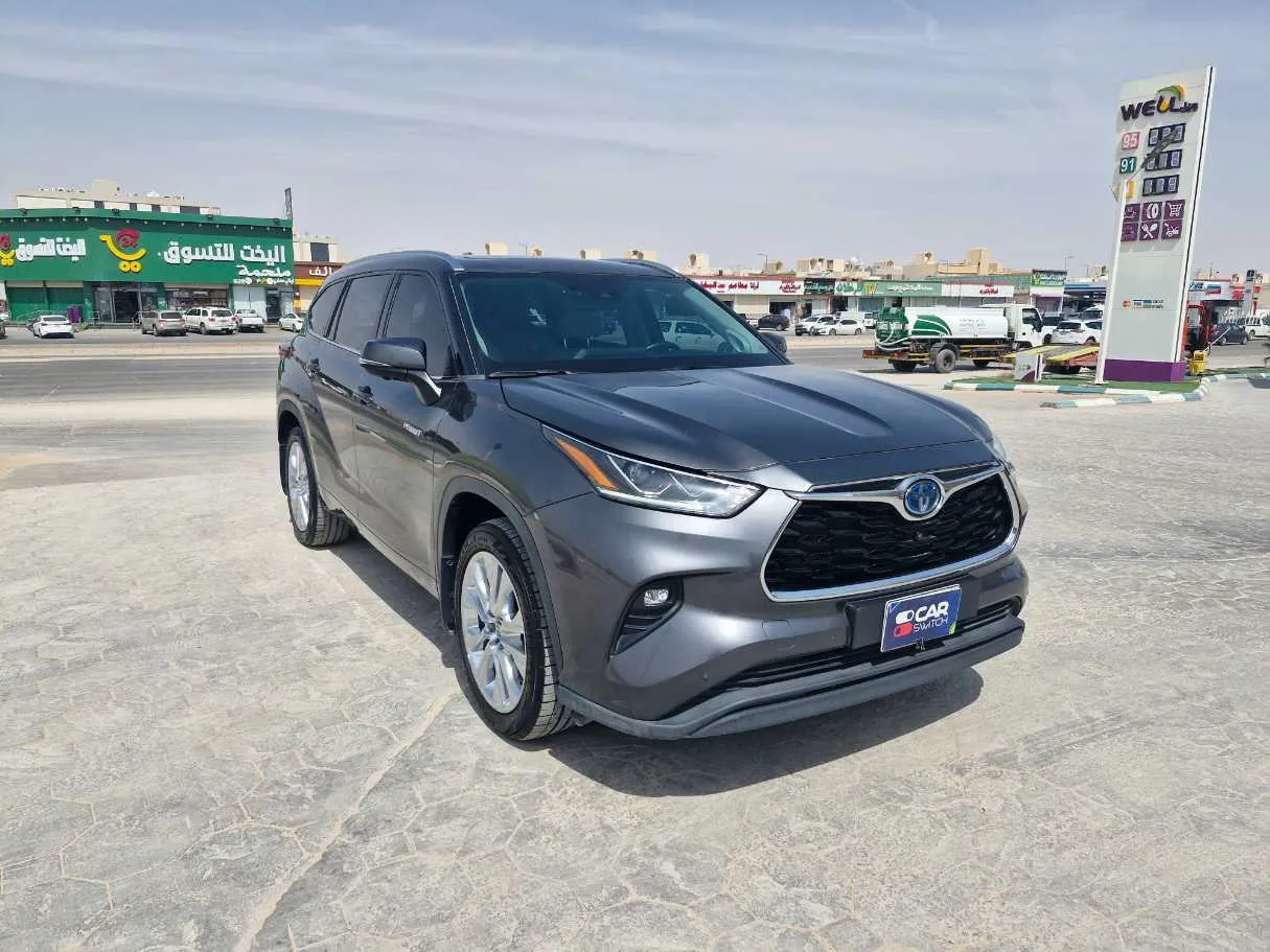 Car image 3