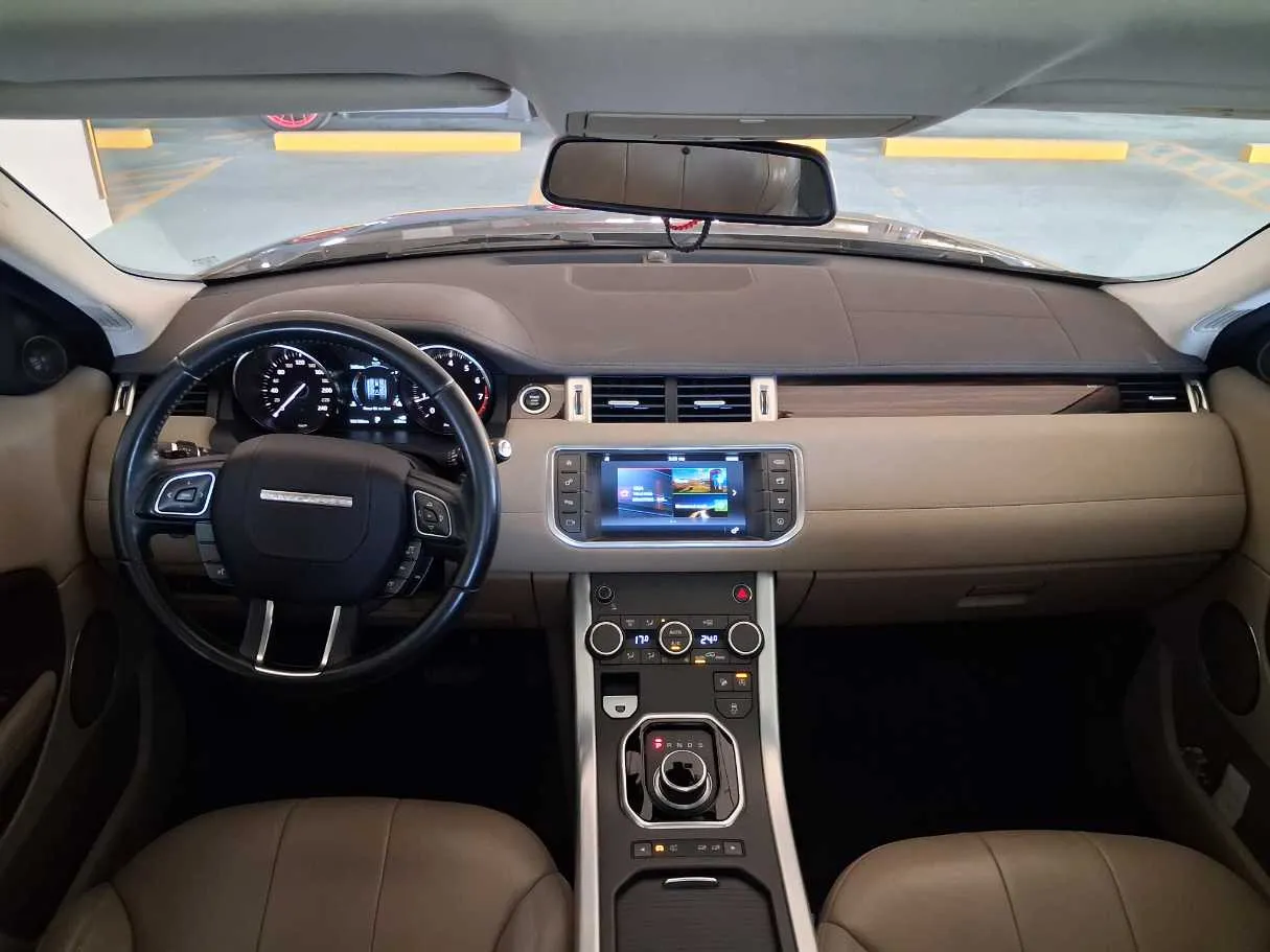 Car image 15